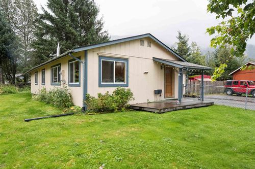 3804 Melrose St, Juneau, AK, 99801-8835 | Card Image