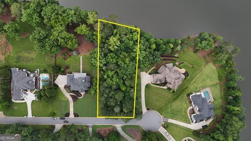 81 Smokerise Pt, Peachtree City, GA, 30269-4068 | Card Image