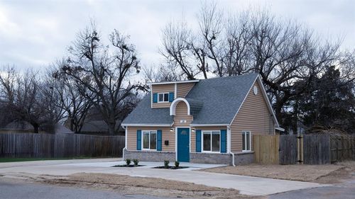 15 S Walnut St, Edmond, OK, 73003-5450 | Card Image