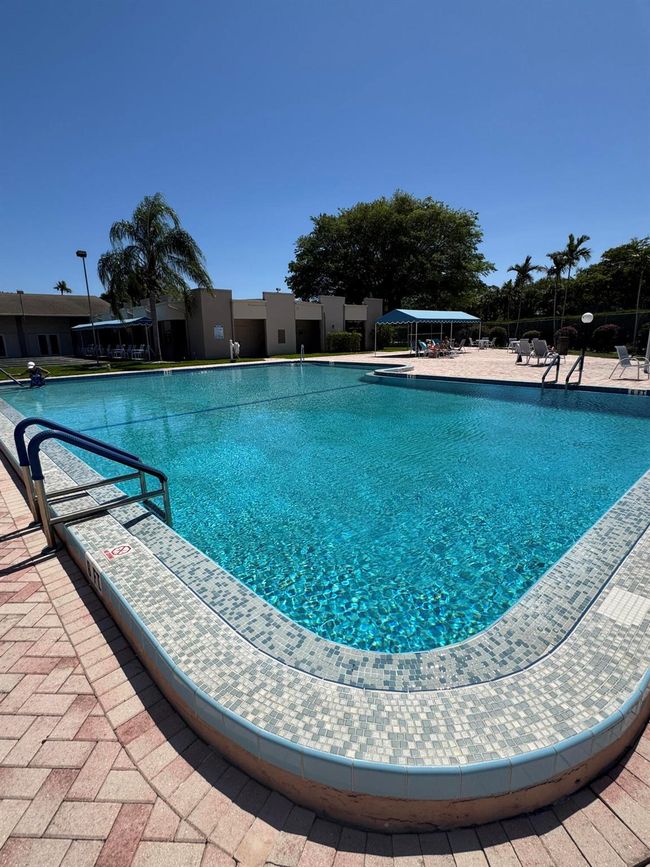 APT-113 - 721 Lori Dr, Condo with 1 bedrooms, 2 bathrooms and null parking in Palm Springs FL | Image 5