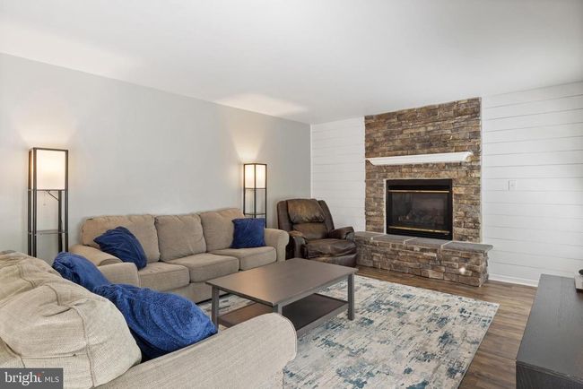 265 Lakeview Dr, House other with 4 bedrooms, 4 bathrooms and null parking in Spring Grove PA | Image 20