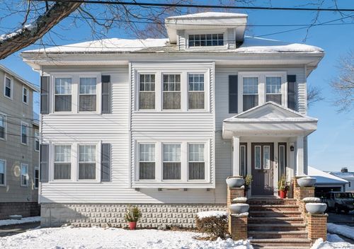 16-18 Pondview Rd, Arlington, MA, 02474-8236 | Card Image