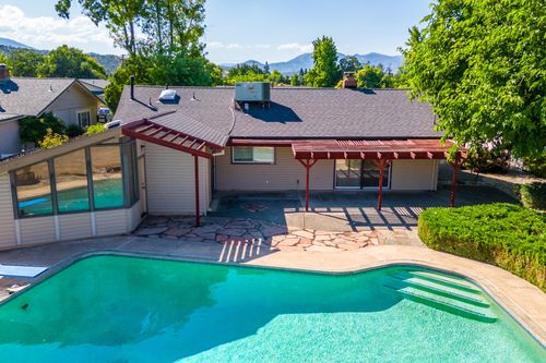 4125 Oro St, Redding, CA, 96001-2935 | Card Image