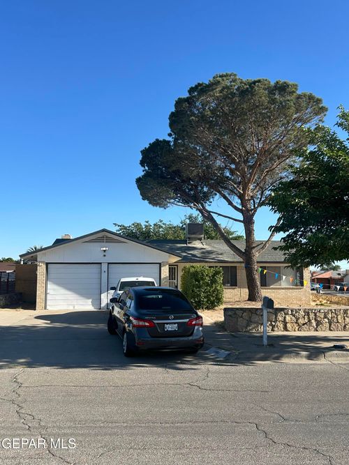 11100 Nautical Dr, El Paso, TX, 79936-2902 | Card Image