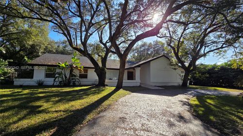 7400 Sw 166th St, Palmetto Bay, FL, 33157-3840 | Card Image