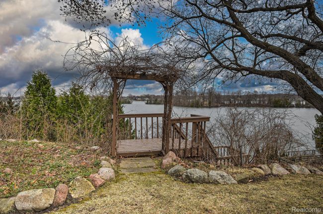 STEPS TO LAKE | Image 65