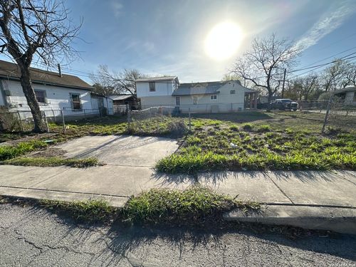 712 S Calaveras, San Antonio, TX, 78207-5204 | Card Image