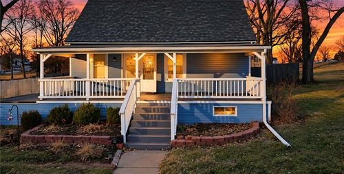 36 Logan St, Leavenworth, KS, 66048-4681 | Card Image