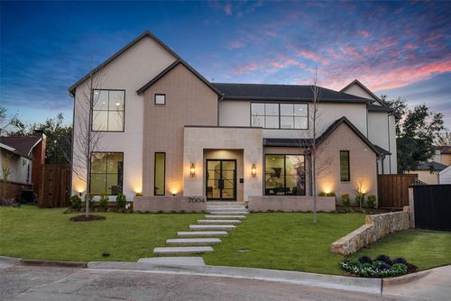 7004 Irongate Ln, Dallas, TX, 75214-3240 | Card Image