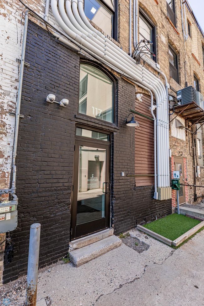 Rear Entry | Image 33