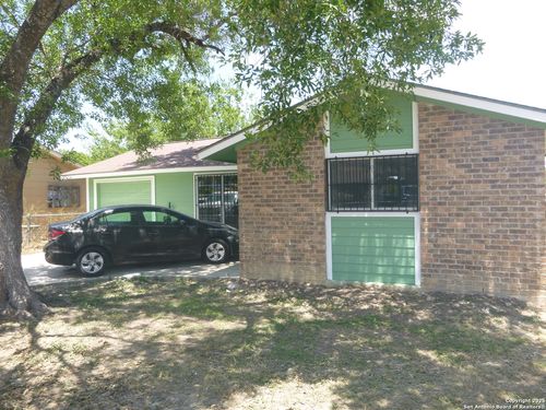 5927 Stoney Creek Dr, San Antonio, TX, 78242-2638 | Card Image