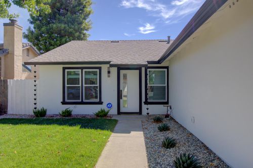216 N Mcclure Rd, Modesto, CA, 95357-1332 | Card Image
