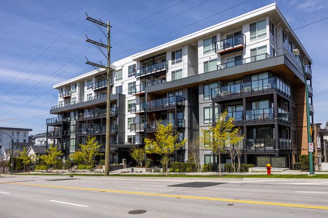 301 - 707 Como Lake Avenue, Condo with 1 bedrooms, 1 bathrooms and 1 parking in Coquitlam BC | Image 1