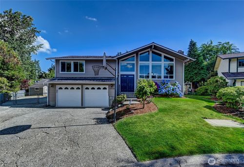 13506 89th Pl Ne, Kirkland, WA, 98034-1709 | Card Image