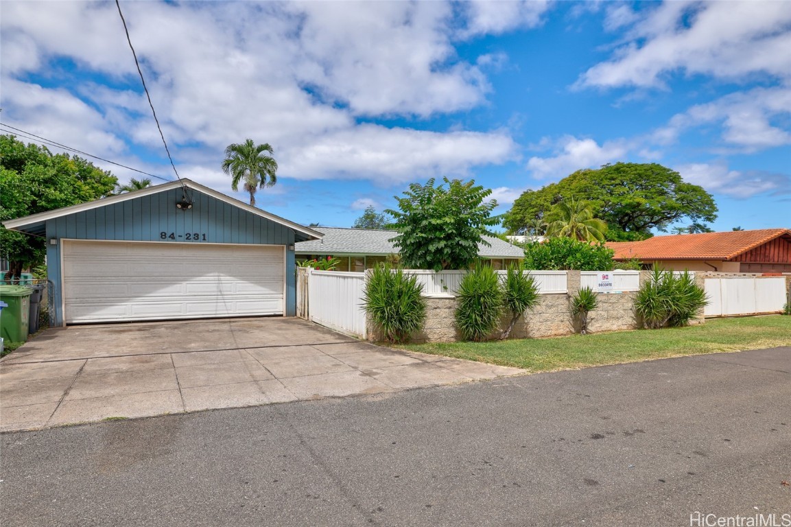Holt St, Waianae, HI 96792
