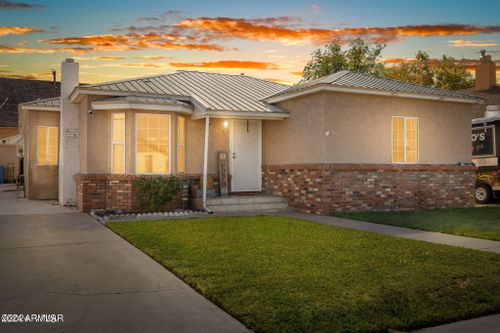 207 W Buffalo Street, Holbrook, AZ, 86025 | Card Image