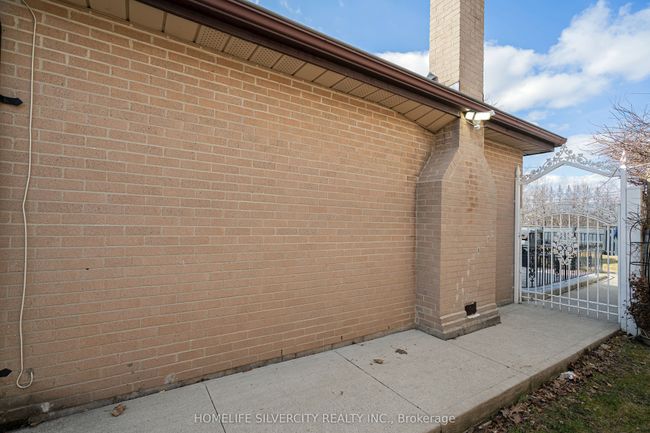 72 Brookland Dr, House other with 5 bedrooms, 4 bathrooms and 4 parking in Brampton ON | Image 34