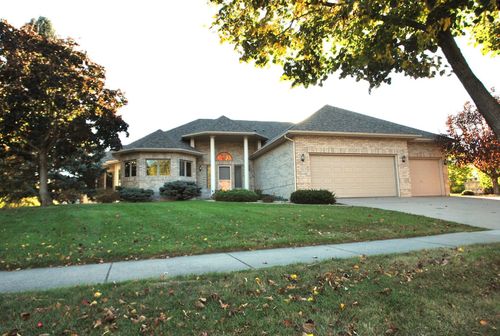 8048 Narcissus Ln N, Maple Grove, MN, 55311-1868 | Card Image