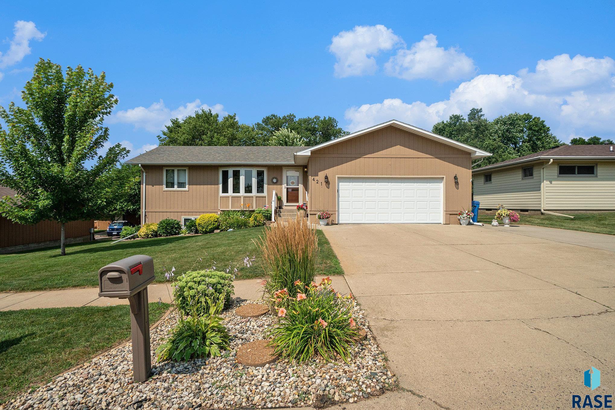 Division Ave, Madison, SD 57042