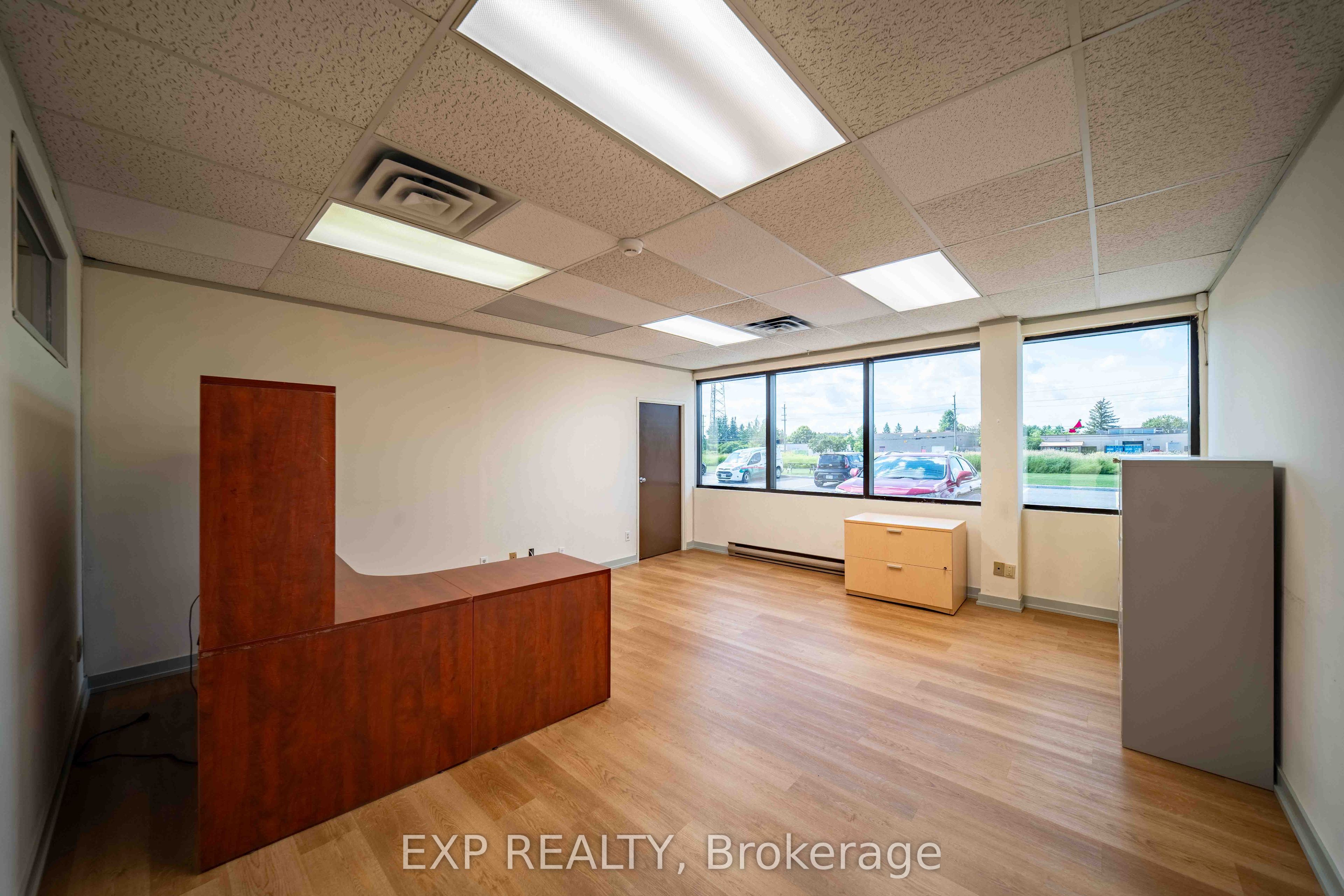 Commercial Lease in Cityview - Parkwoods Hills - Rideau Shore 4