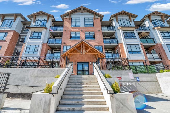 208 - 19945 Brydon Crescent, Condo with 2 bedrooms, 2 bathrooms and 1 parking in Langley BC | Image 1