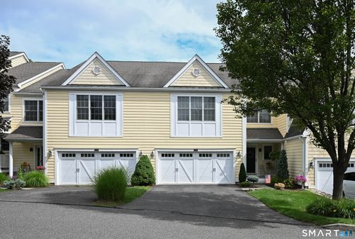23-23 Still Water Cir, Brookfield, CT, 06804-1146 | Card Image