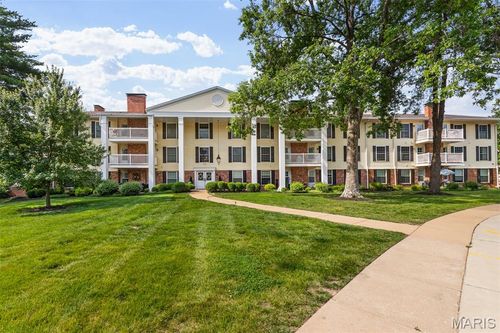 12-1512 Bedford Forge Ct, Chesterfield, MO, 63017-4935 | Card Image