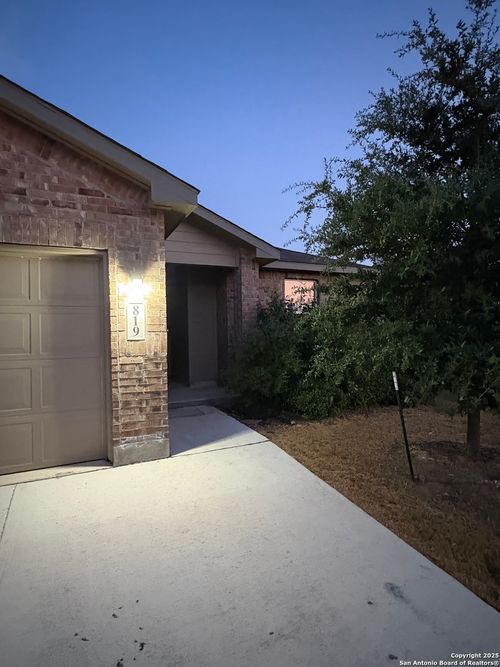 819 Cozumel Emerald, San Antonio, TX, 78253-4048 | Card Image