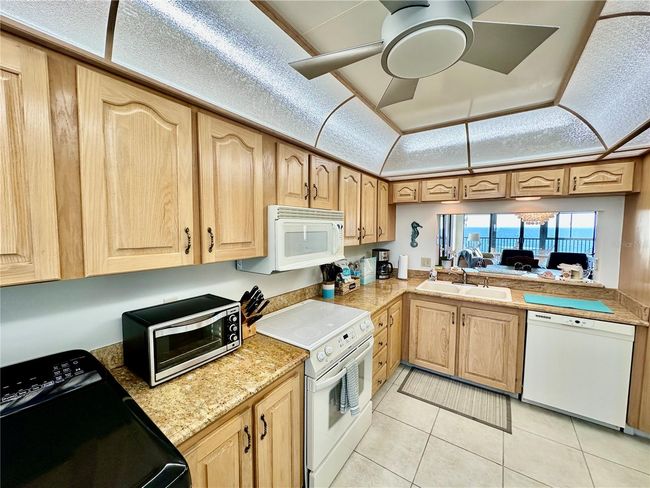 APT-501 - 15462 Gulf Blvd, Condo with 2 bedrooms, 2 bathrooms and null parking in MADEIRA BEACH FL | Image 67