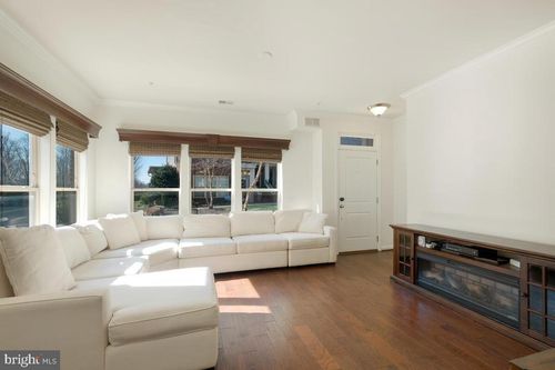 35-a-123 Copley Cir, GAITHERSBURG, MD, 20878-4664 | Card Image