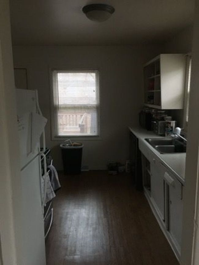 Galley Kitchen | Image 6