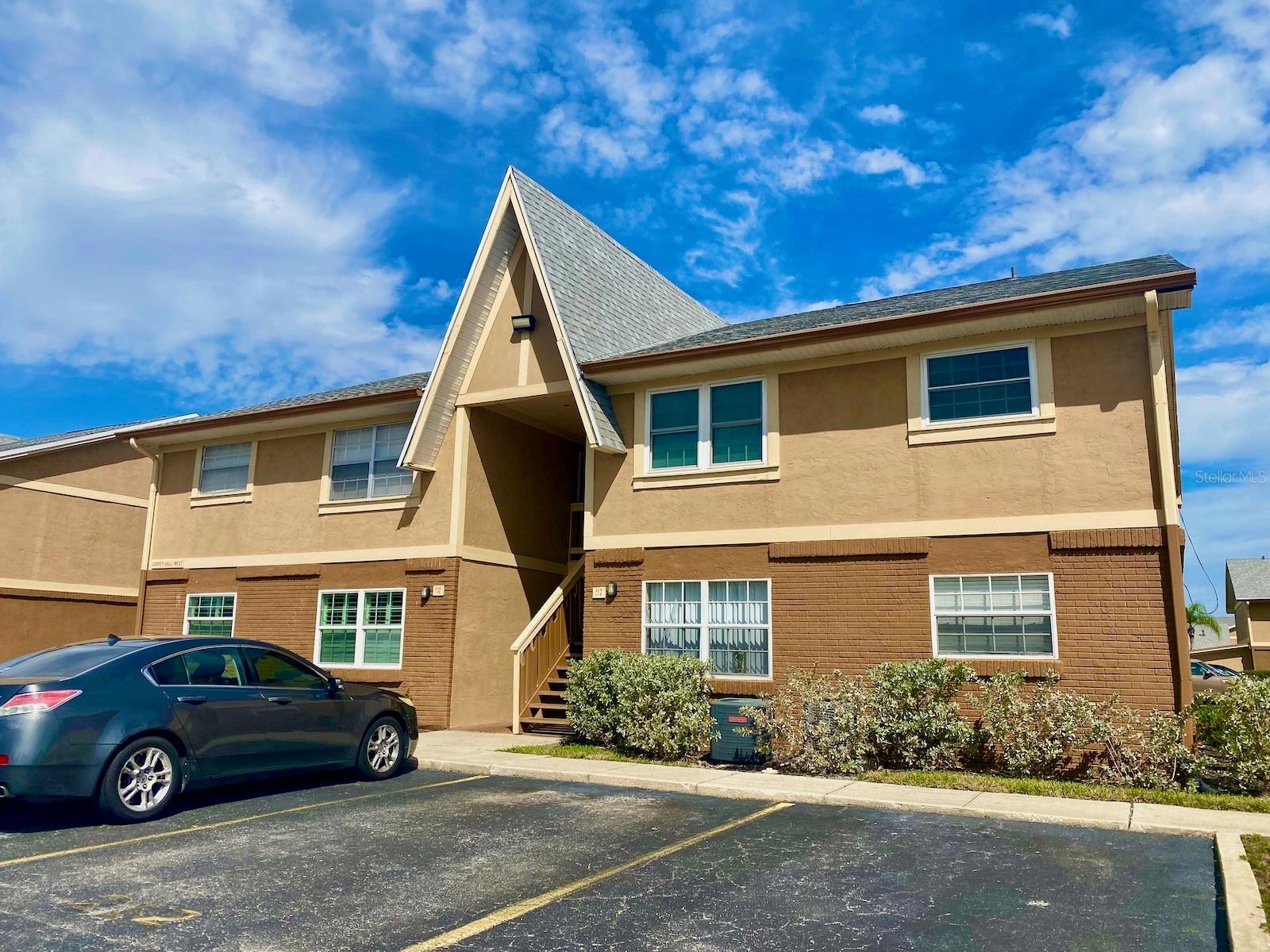 Preston Ln, Melbourne, FL 32935