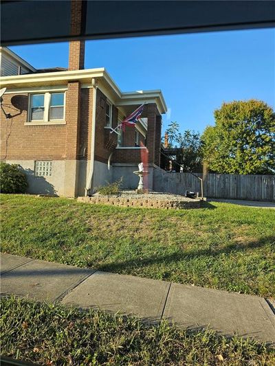 3474 Mayfair Avenue, House other with 3 bedrooms, 2 bathrooms and null parking in Cincinnati OH | Image 3