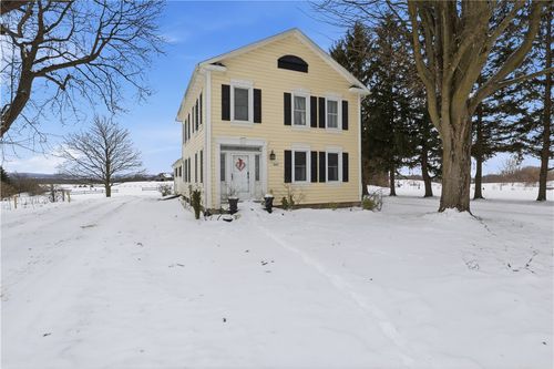 8361 State Route 5 And 20, Bloomfield, NY, 14469-9418 | Card Image