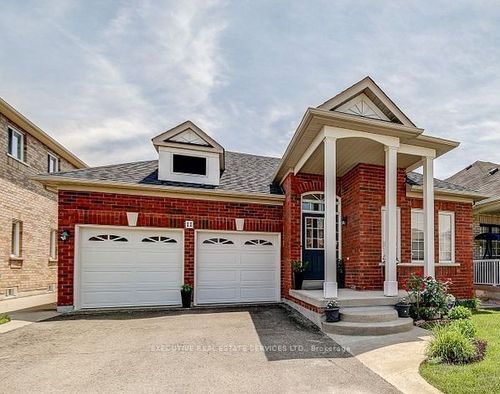 11 Midvale Rd, Brampton, ON, L7A2N1 | Card Image