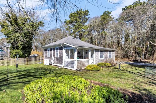 9 Jason Ln, Harwich Port, MA, 02646-1208 | Card Image