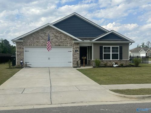 105 Syd Rd, Owens Cross Roads, AL, 35763-4601 | Card Image