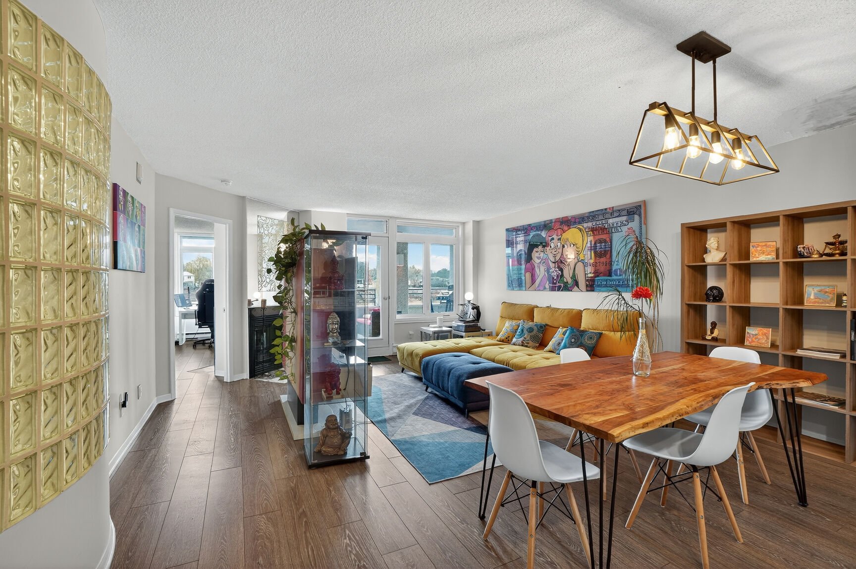 Residential Lease in Charlemagne 4