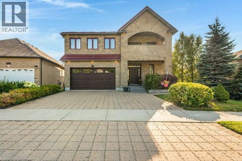 477 Woodbine Ave, Kitchener, ON, N2R0A6 | Card Image