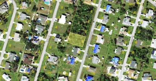 646 W Tarpon Blvd Nw, Port Charlotte, FL, 33952-5152 | Card Image