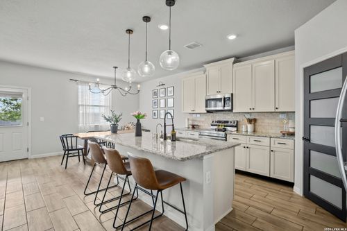 197 Hunters Ldg, San Antonio, TX, 78253-4312 | Card Image