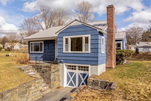 11 Crawford Ave, West Lebanon, NH, 03784-1641 | Card Image