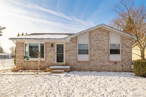 29590 Cotton Rd, Chesterfield, MI, 48047-5190 | Card Image