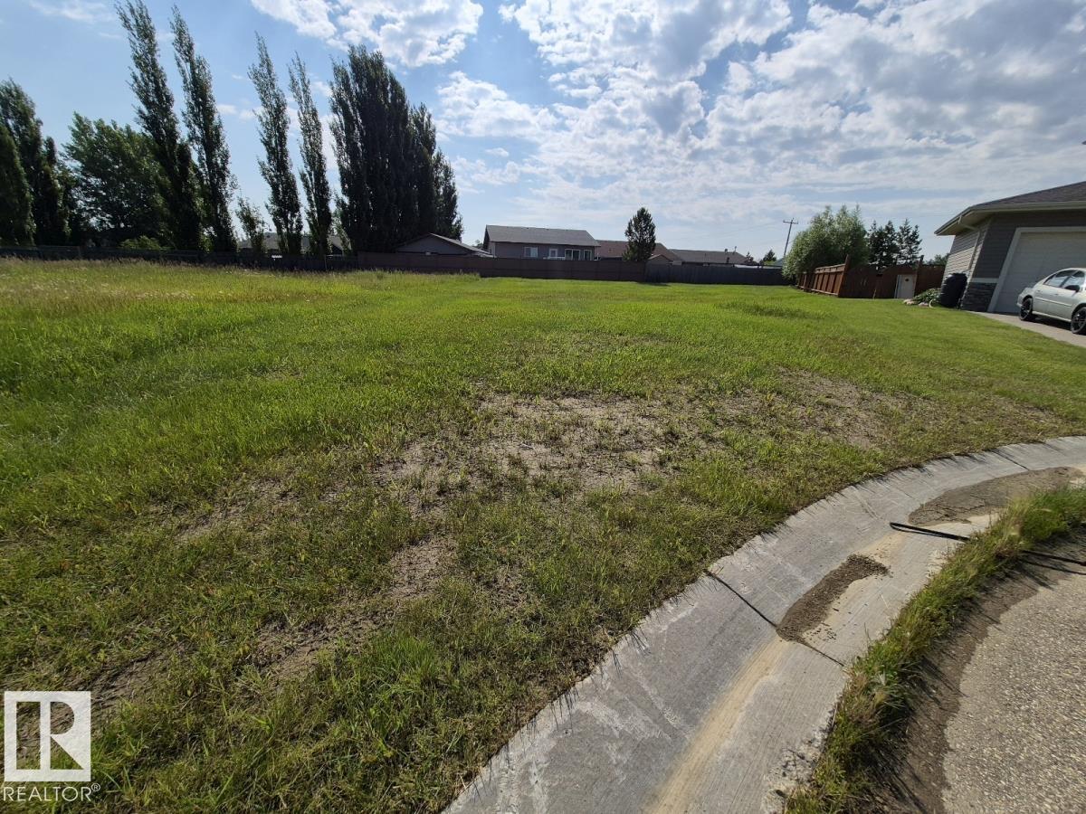 Land in Tofield 3