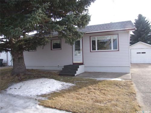 227 Langley St, Burstall, SK, S0N0E5 | Card Image