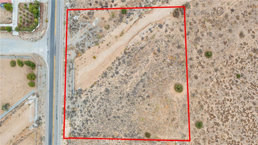Land in Phelan 4