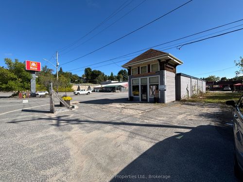 18 John St, Huntsville, ON, P1H1H2 | Card Image