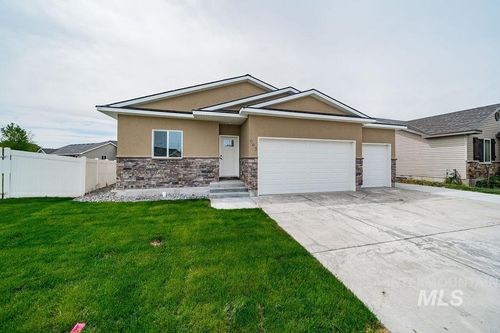 665 Emma Ct, Idaho Falls, ID, 83402-4986 | Card Image