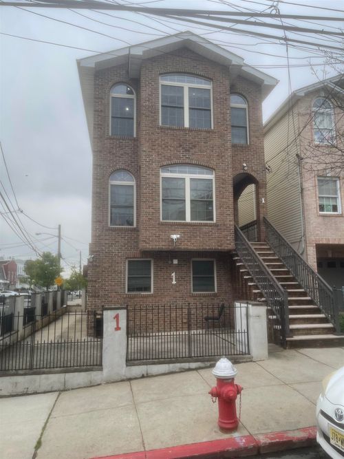 2-1 Montrose Ave, JC, Heights, NJ, 07307-3810 | Card Image