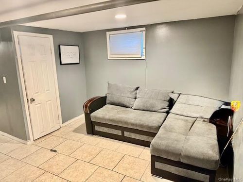 11317 209th St, Queens Village, NY, 11429-2211 | Card Image